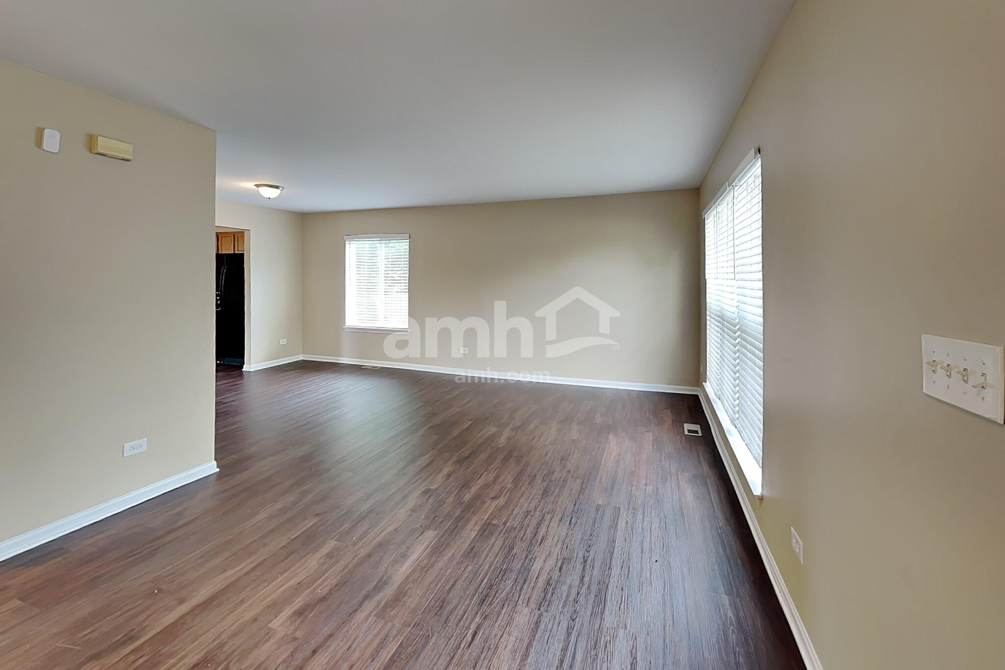 Building Photo - 609 Red Barn Trl