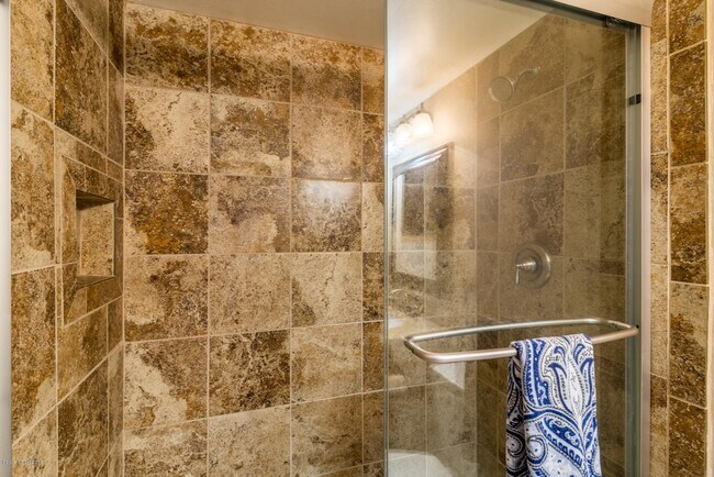 Guest Bath - 2700 N Highway A1A