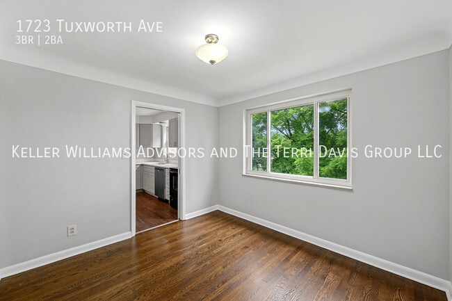 Building Photo - 1723 Tuxworth Ave