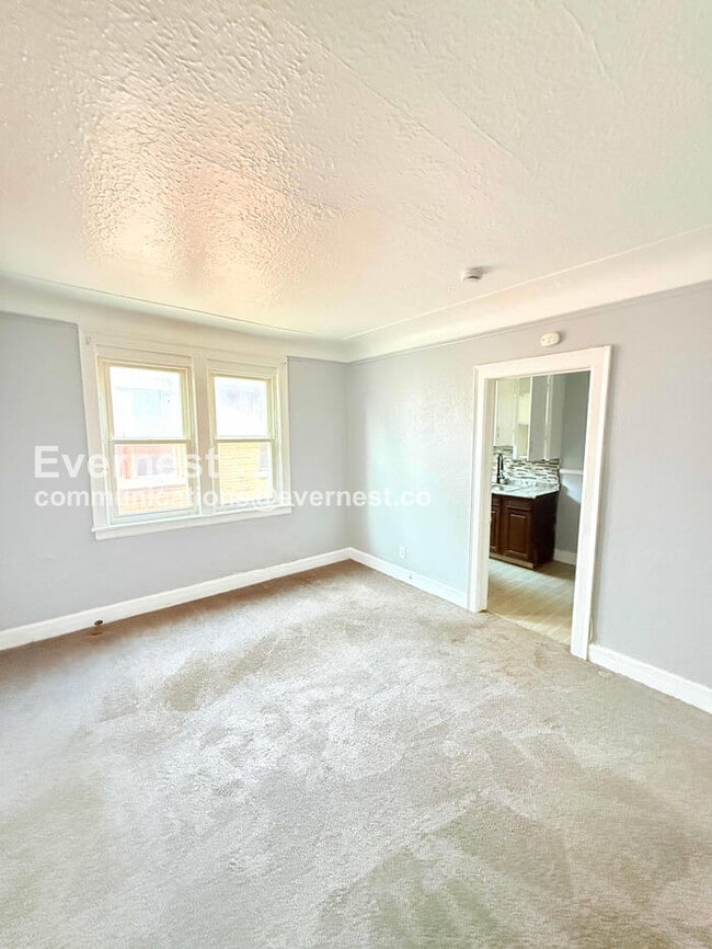 Building Photo - 4066 Tyler St