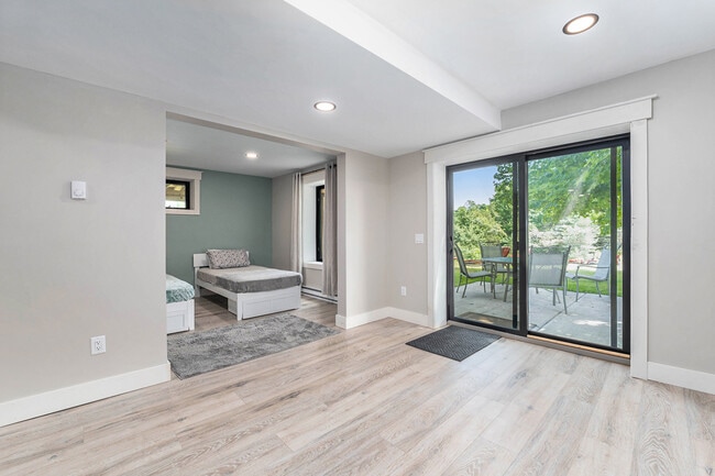 Building Photo - 8481 Blackman Rd