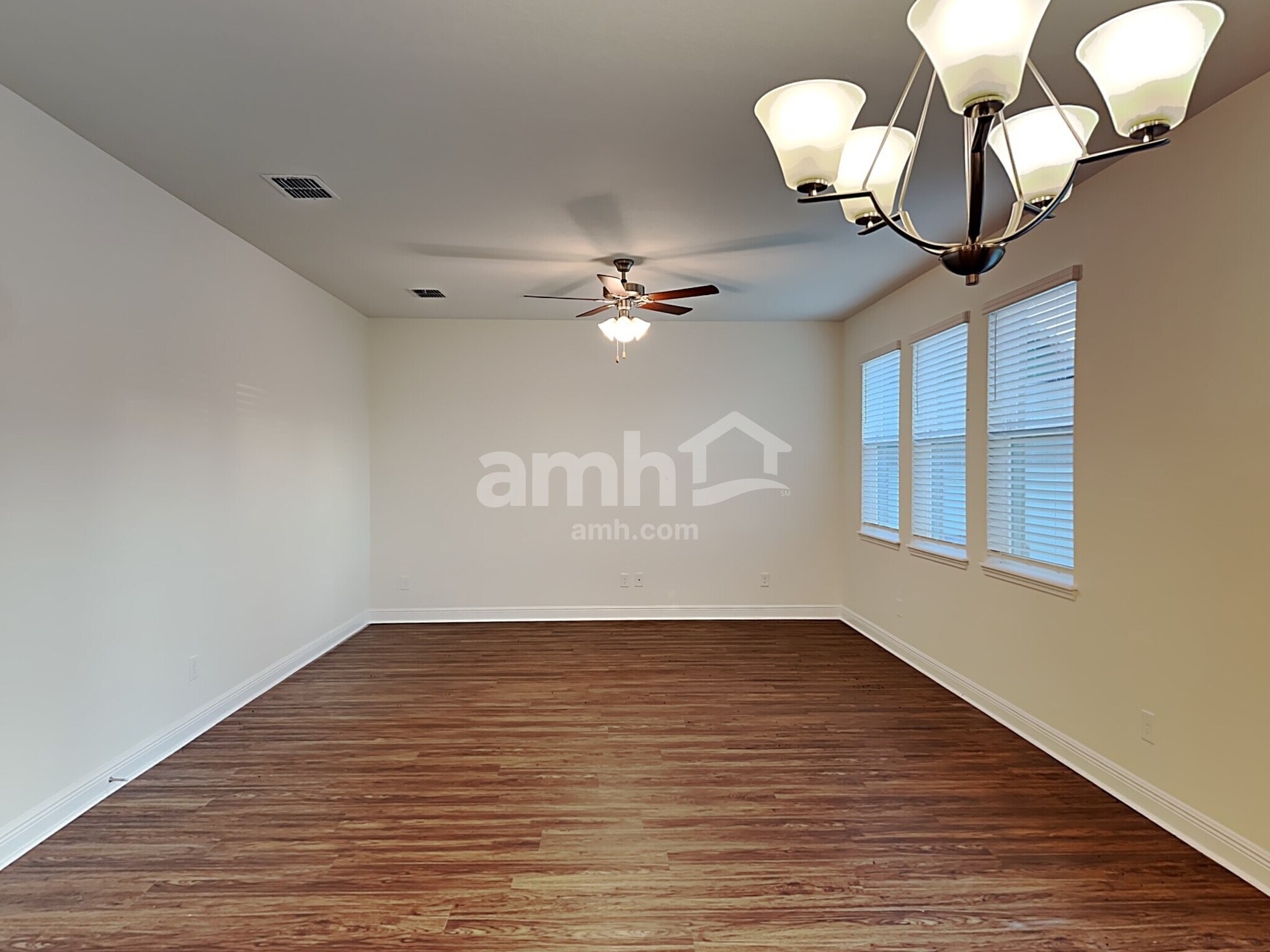 Building Photo - 804 Heavenly Dr
