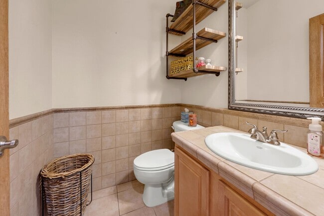 Building Photo - Central 2 Bedroom Home - Reno
