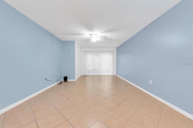 Building Photo - 845 Maple Ct