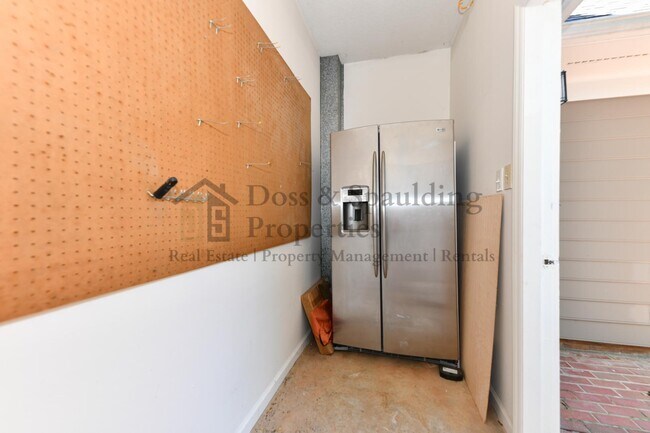 Building Photo - 500 Lindley Rd