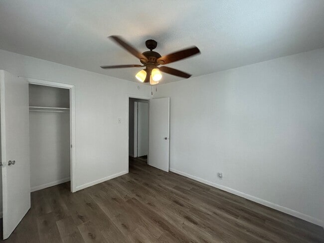 Building Photo - Charming 4 Bed, 3 Bath Home + Bonus 1 Bed/1 Bath Casita!