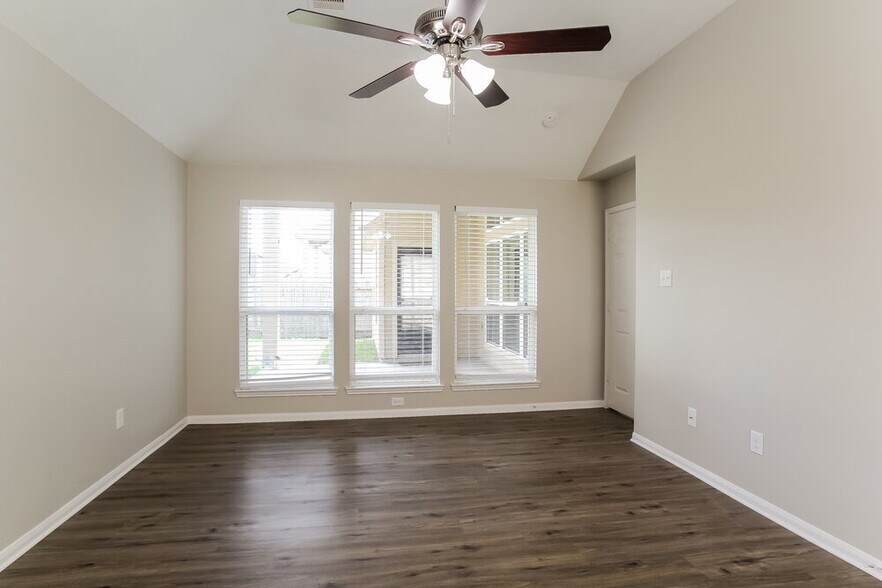 Building Photo - 4215 Echo Clearing Ct