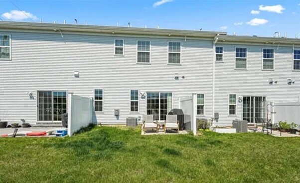 Building Photo - 1404 Tavern Rd
