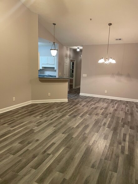 Building Photo - 125 Ashley Park Dr