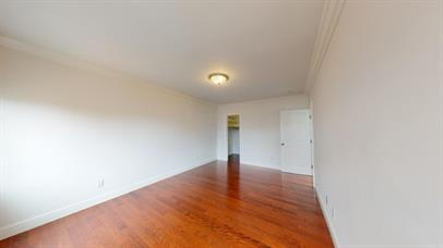 Building Photo - Spacious 6BR/5BA Single-Family Home in Par...