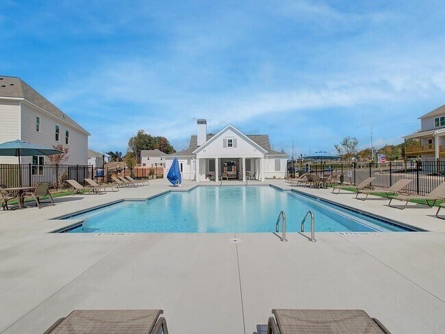 Building Photo - 1925 APPIAN Aly