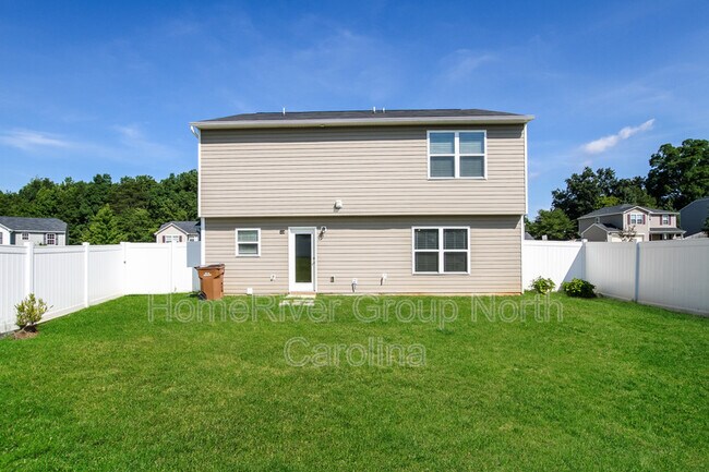Building Photo - 213 Valerie Dr
