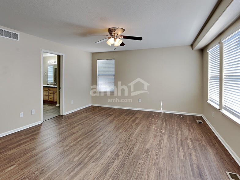 Building Photo - 451 Baler Ct