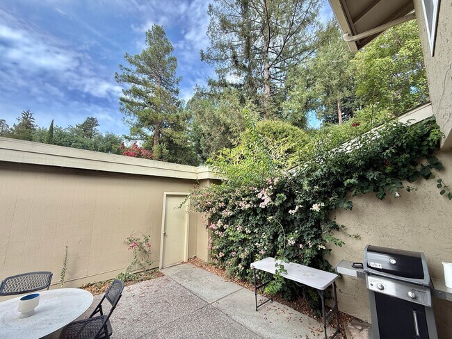 Building Photo - 1142 Arbor Vista Way