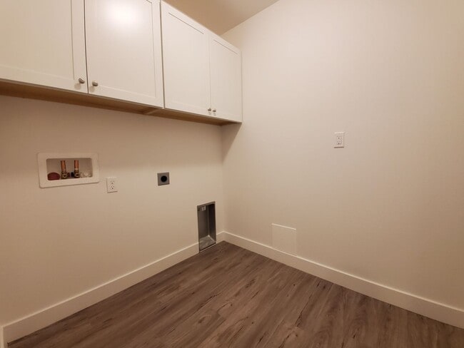 Building Photo - 522 Bedrock Loop