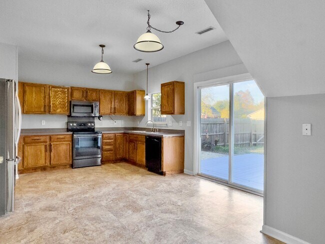 Building Photo - 4080 Laurelwood Dr