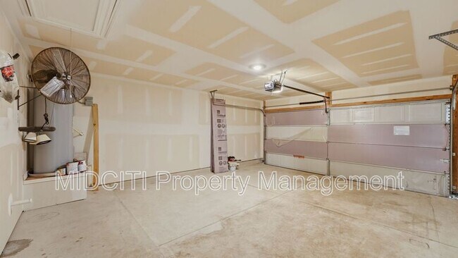 Building Photo - 221 Tule Canyons