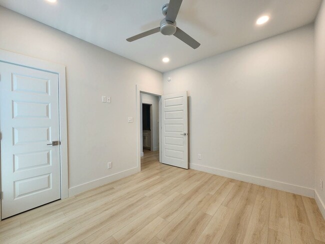 Building Photo - Gulf Shores 3/2.5 cottage