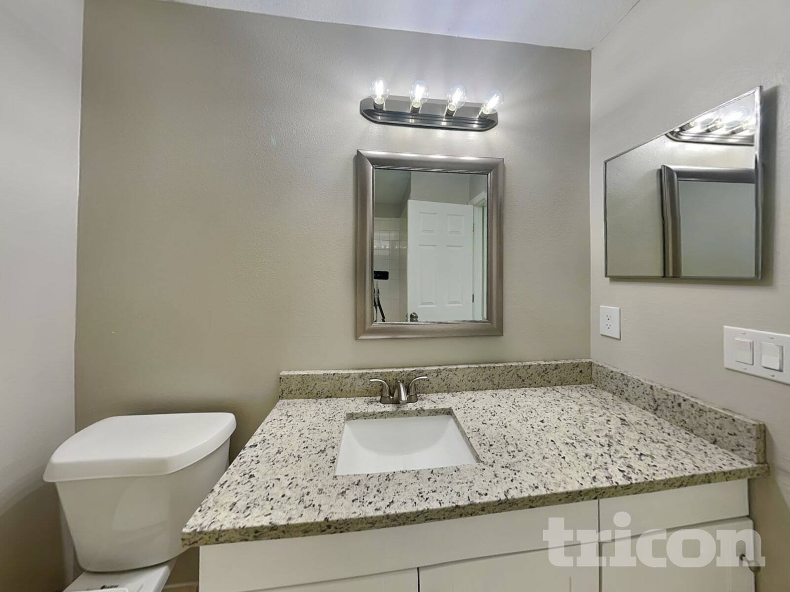 Building Photo - 2305 Saphire Ct