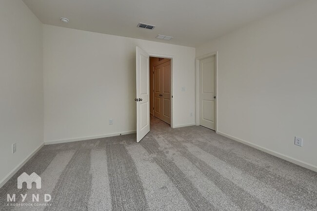 Building Photo - 3015 Fulong Dr