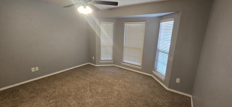 Building Photo - 3020 San Pedro Dr