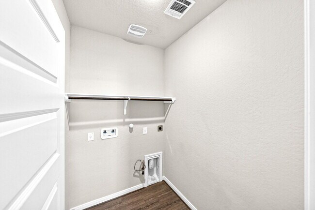 Building Photo - A Bright and Spacious Home Designed for Co...