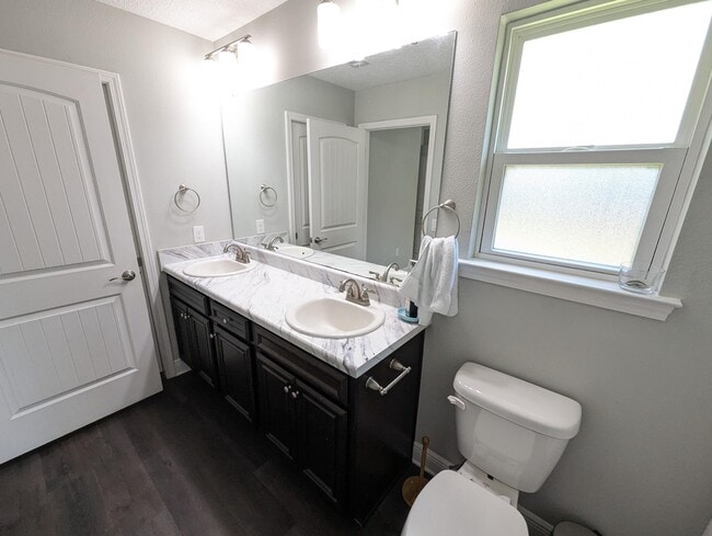 Building Photo - 5619 Charter Cir