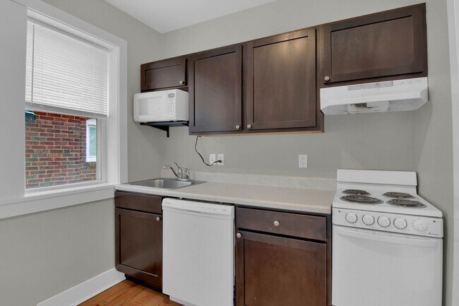 Building Photo - Incredible Super Studio