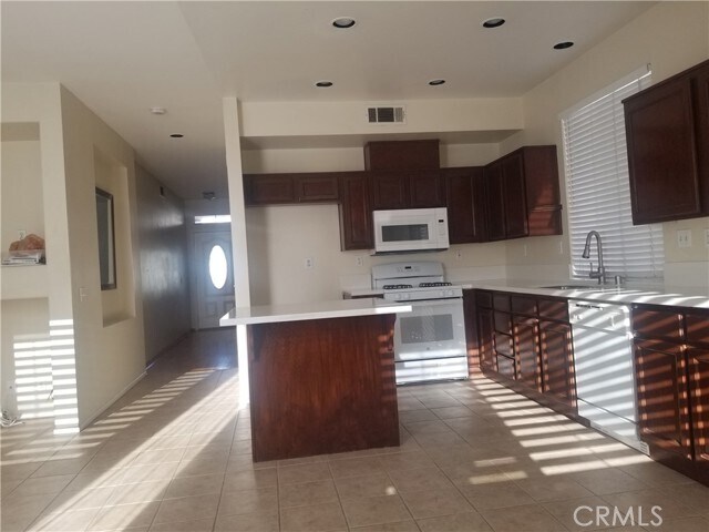 Building Photo - 24827 Carmel Dr