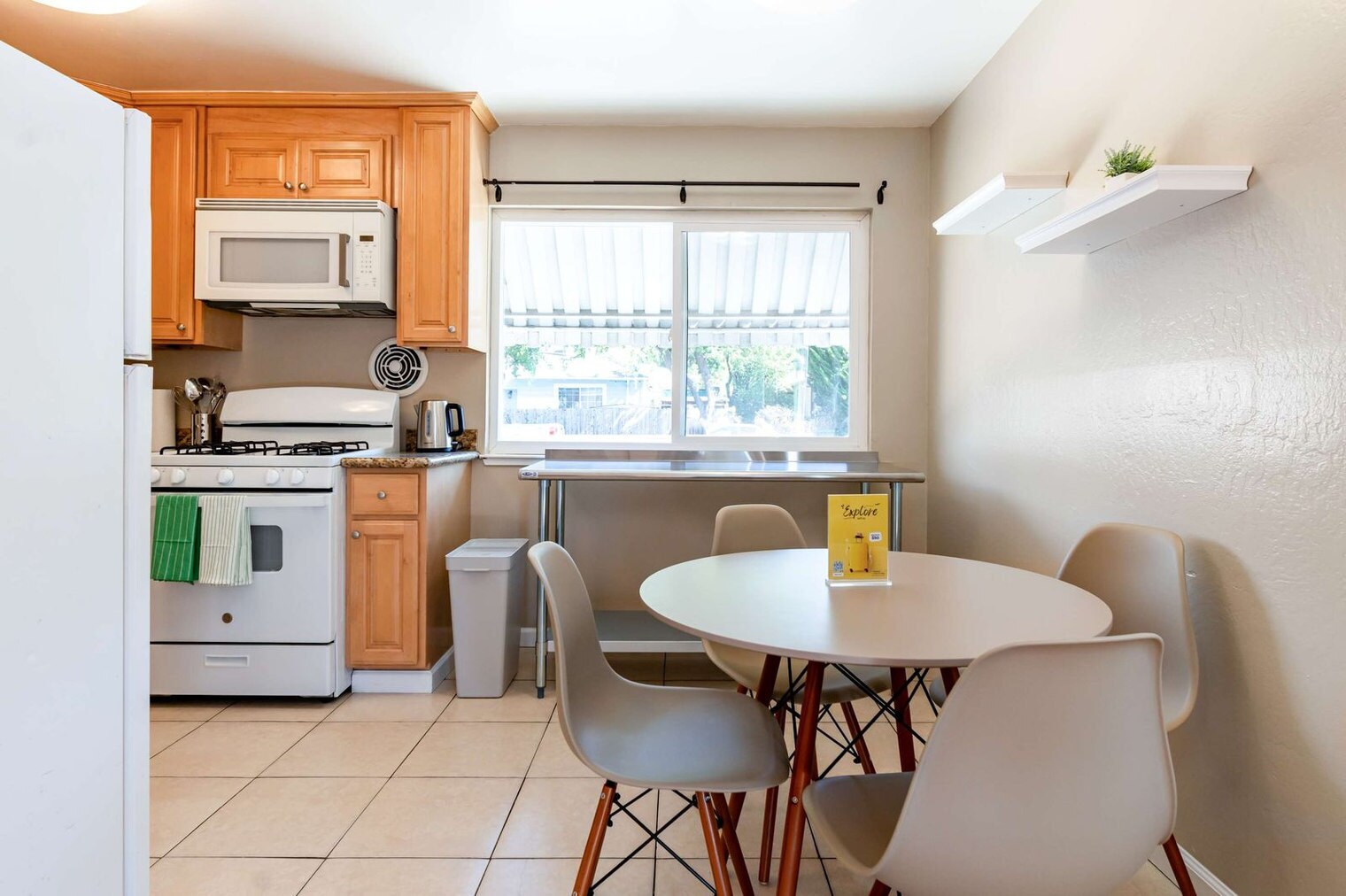 Building Photo - 2312 Bonar St