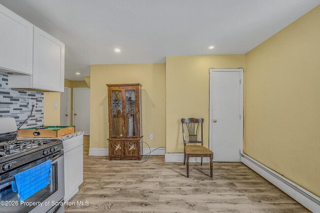 Building Photo - 266 Rutter Ave