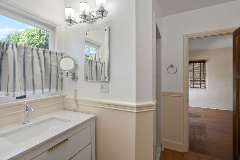 Building Photo - 848 17th St