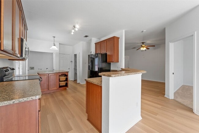 Building Photo - 12728 Feathering Dr