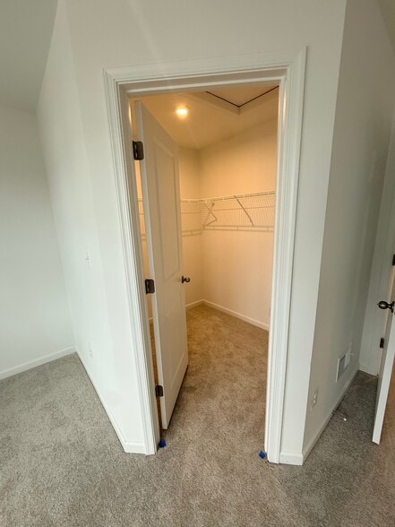 Building Photo - 620 Slick Terrace