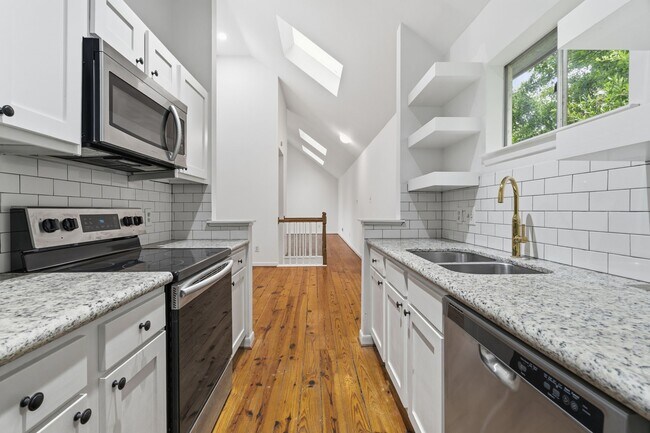 Building Photo - 1616 Kipling St