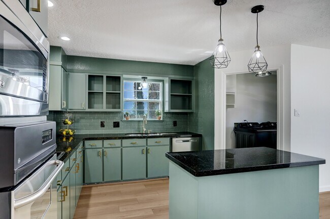 Building Photo - 138 S Timber Top Dr