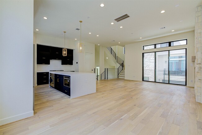 Building Photo - 1803 Dunlavy St