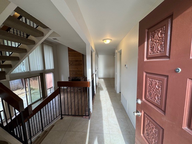 Building Photo - 2504 Levante St