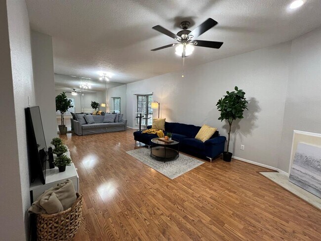 Building Photo - 7350 Kirby Dr