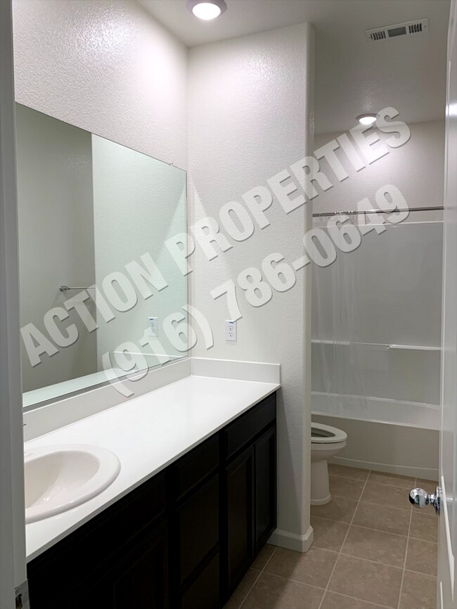 Building Photo - Move-in Special! - Rocklin Meritage Durang...