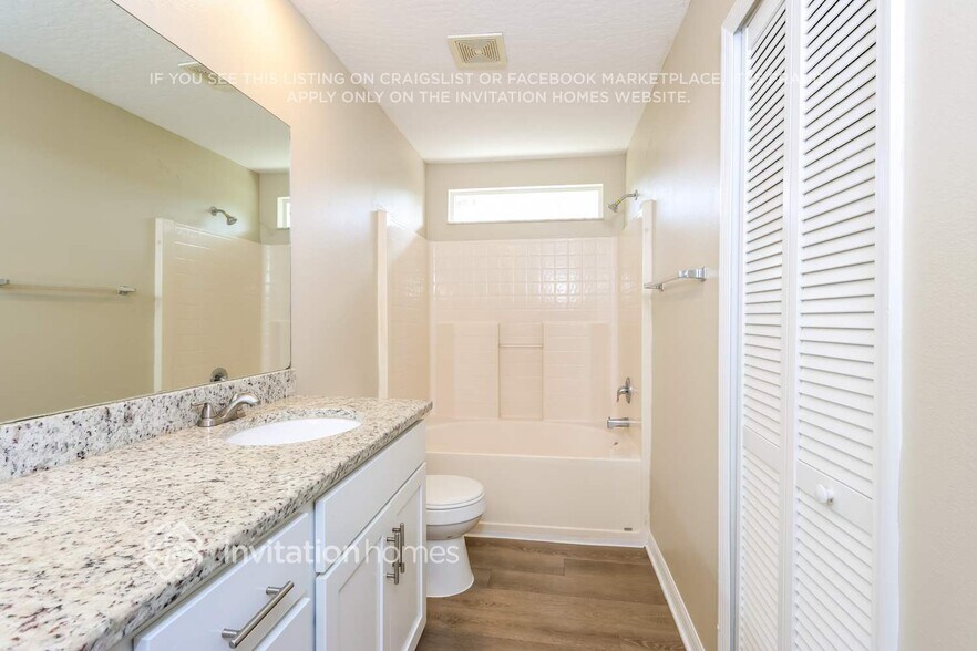 Building Photo - 624 Sheridan Woods Dr