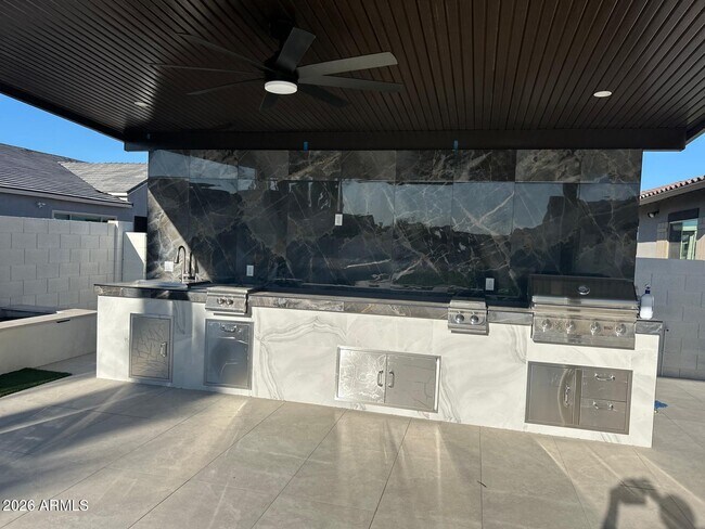 Building Photo - 1285 E Mead Dr