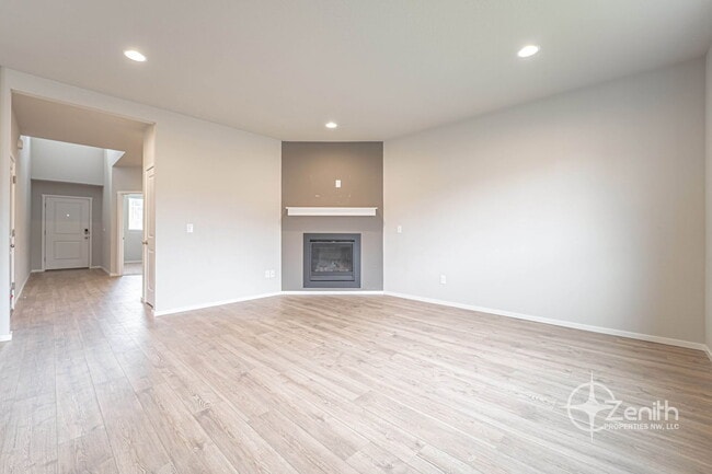 Building Photo - 2608 S White Salmon Dr