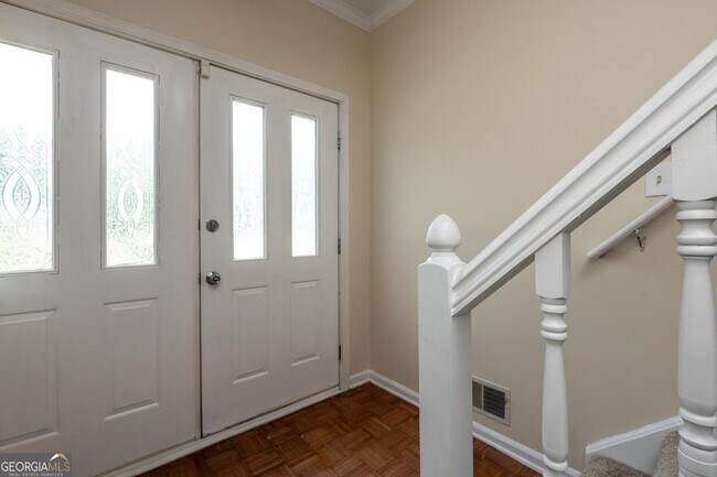 Building Photo - 4028 Elm St