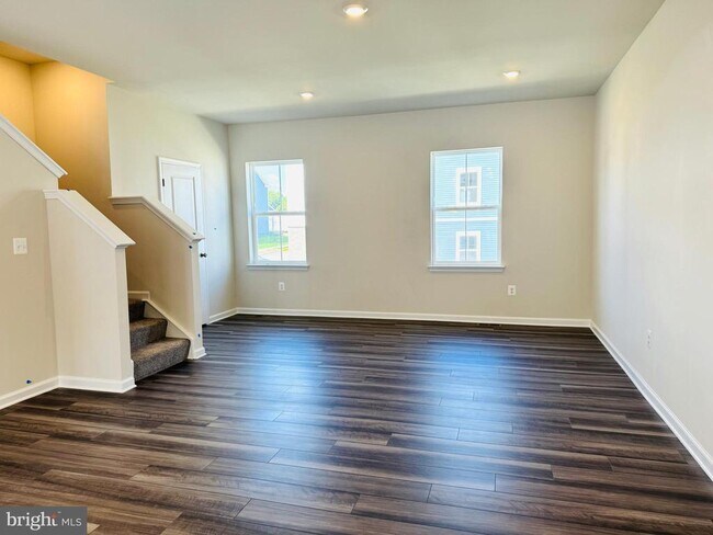 Building Photo - 12 BROOKFIELD Mews