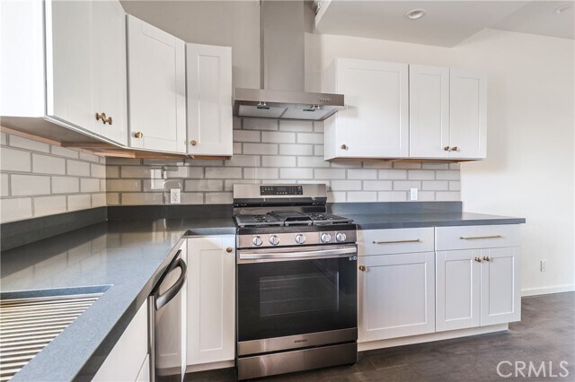 Building Photo - 14754 Gilmore St