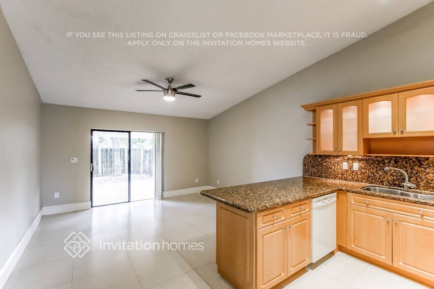 Building Photo - 15052 SW 63rd Ter