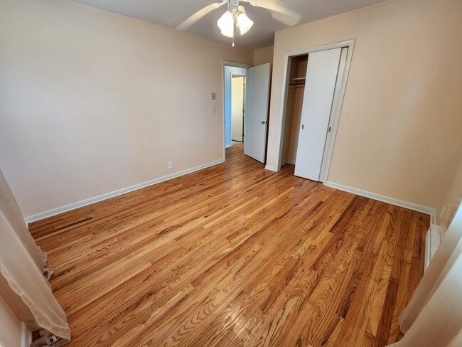 Building Photo - Quiet Country 3BR Ranch with 3.8acres betw...