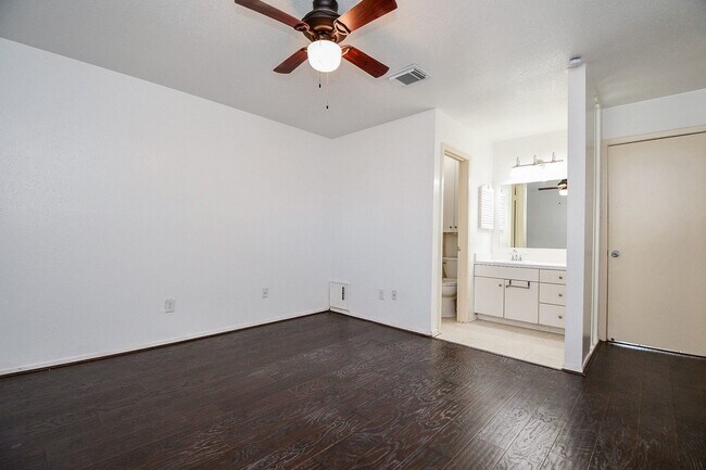 Building Photo - 13730 Shirebrook Dr