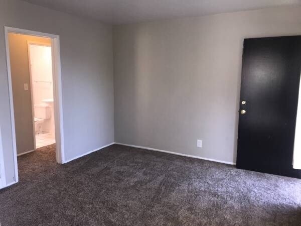 Building Photo - 32nd 3360-34 (DeFay)